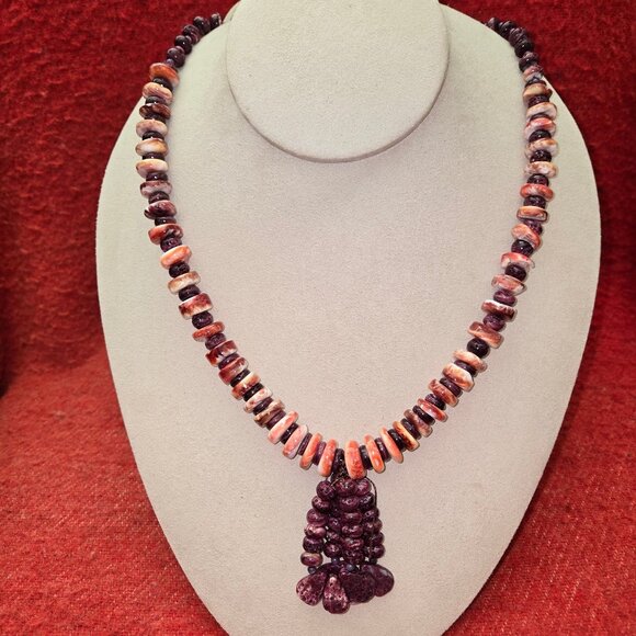 Natural Spiny Oyster Shell with Traditional Jocla Necklace - Picture 1 of 4